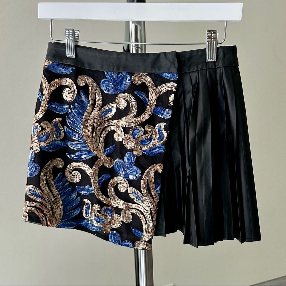Sequins mini skirt small
